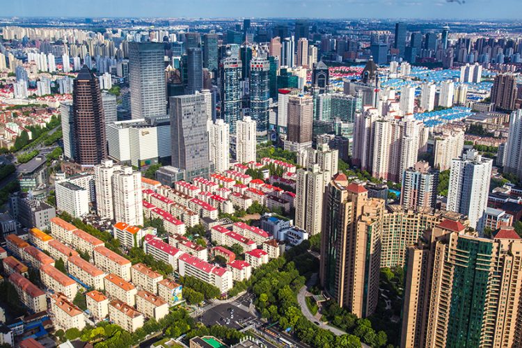 Real Estate Market Adjustment: How High Is the Risk of a Global Real Estate Bubble Bursting, and How Should Investors Respond?