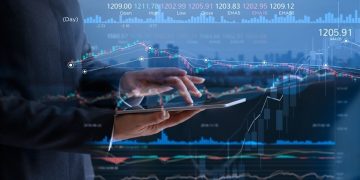 Does the Current High Valuation in the Stock Market Indicate an Upcoming Correction?