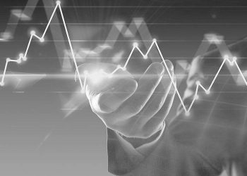 Which Stocks Are Worth Holding for the Long-Term During Market Turbulence?