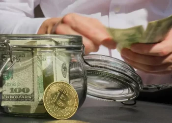 Will the Rise of Digital Currencies Completely Reshape the Traditional Economic Landscape? Experts Weigh In on the Trend