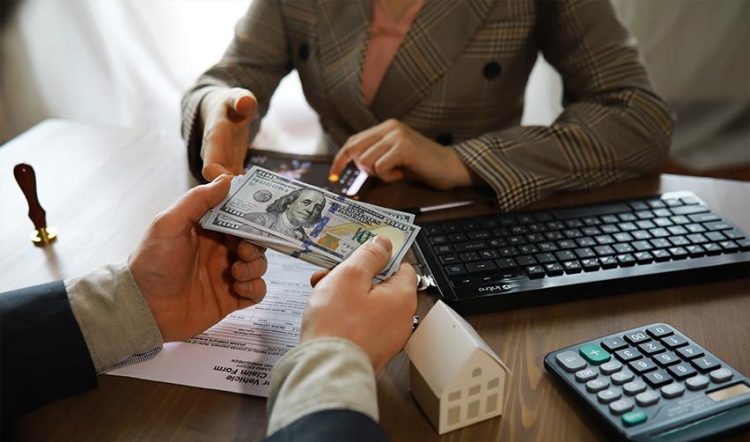 Which Stocks Offer the Best Investment Value in the Short-Term? Expert Predictions for the Coming Months