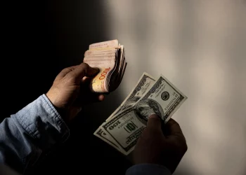 Emerging Markets Facing Currency Depreciation Pressure: How Global Capital Flows Influence Cross-Border Investments