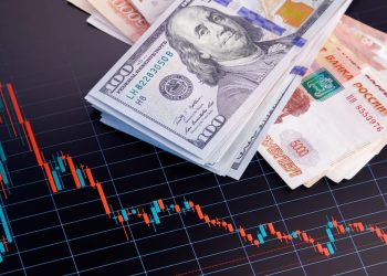 Will the Strengthening Dollar Crush the Global Economy? Risks Faced by Emerging Markets